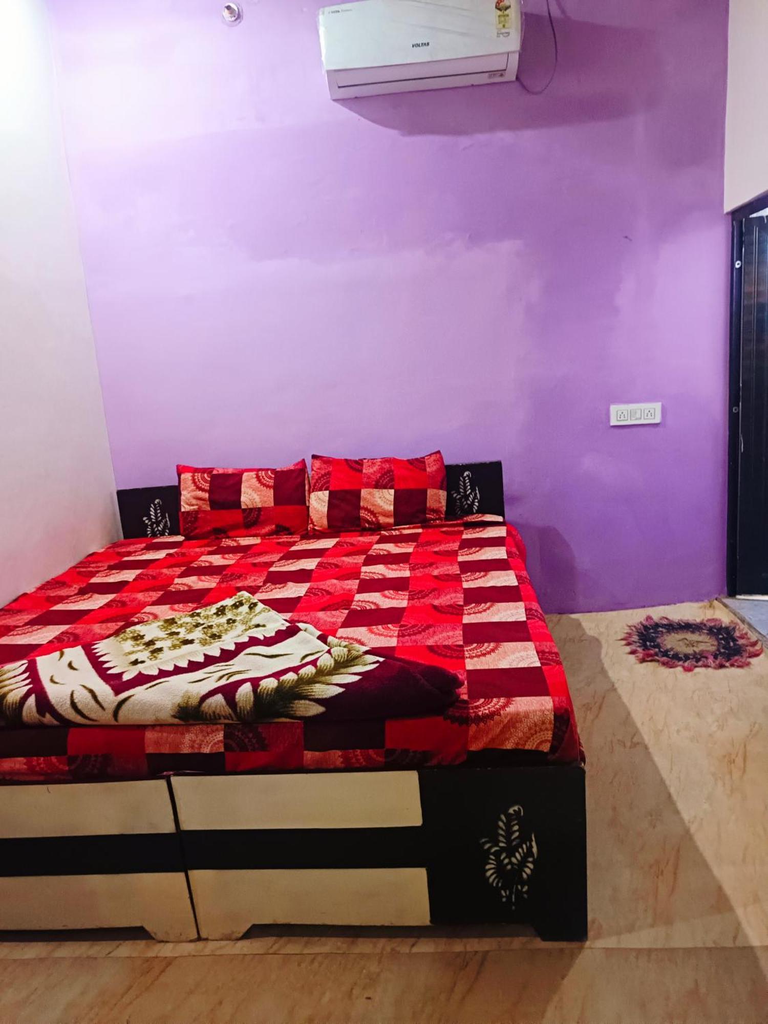 Jay Shree Radhey Home Stay Mathura Exterior photo